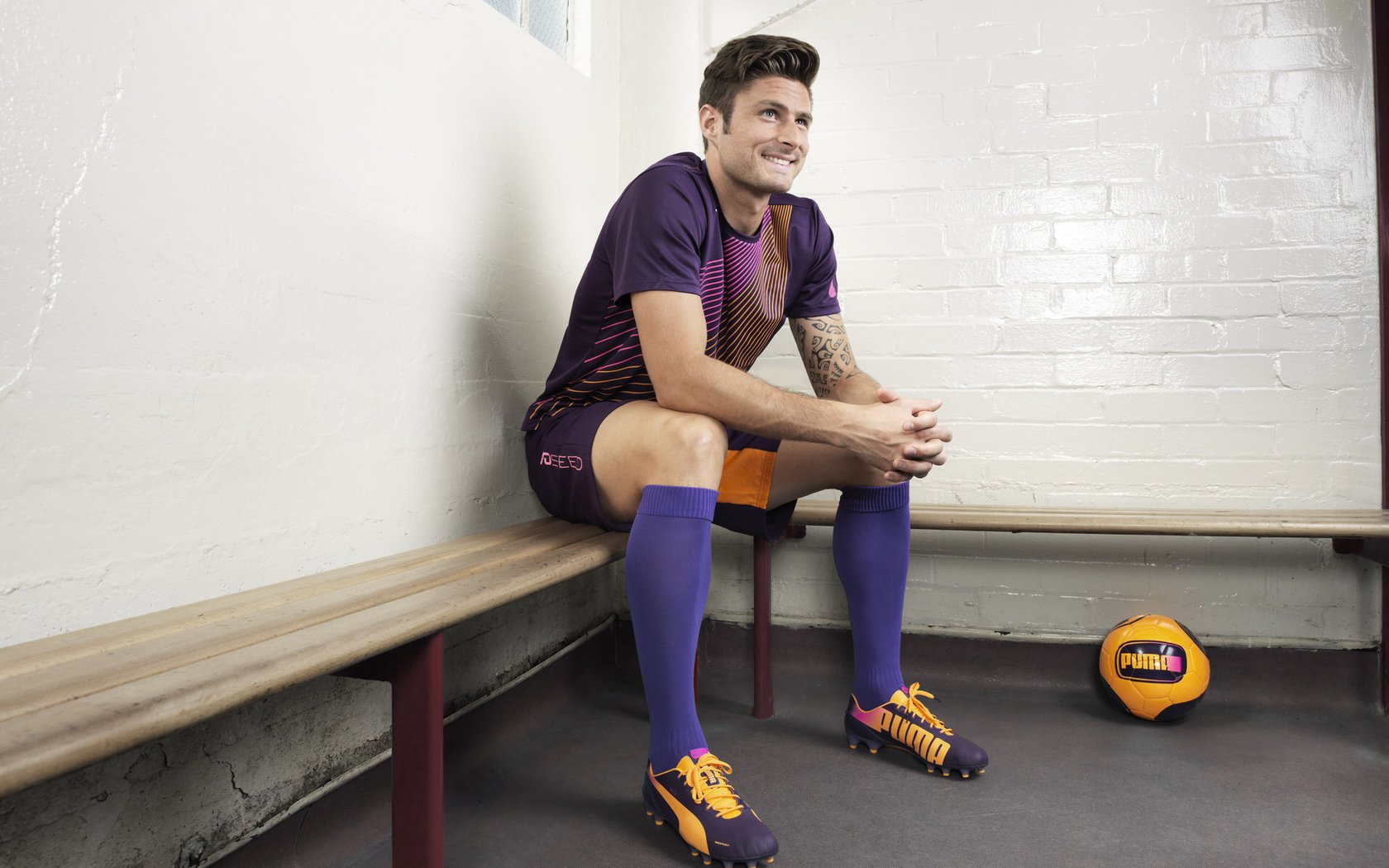 职业与草根并举为中国足球打开新路径，对中国职业足球的看法